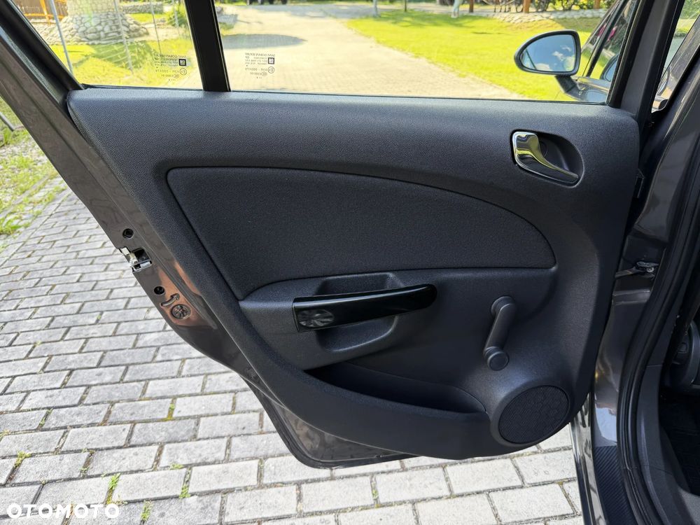 Opel Corsa 1.2 16V Cosmo - 36