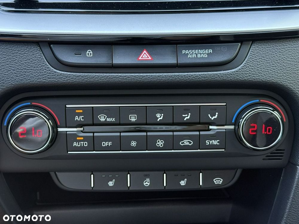 Kia ProCeed 1.4 T-GDI GT Line DCT - 24