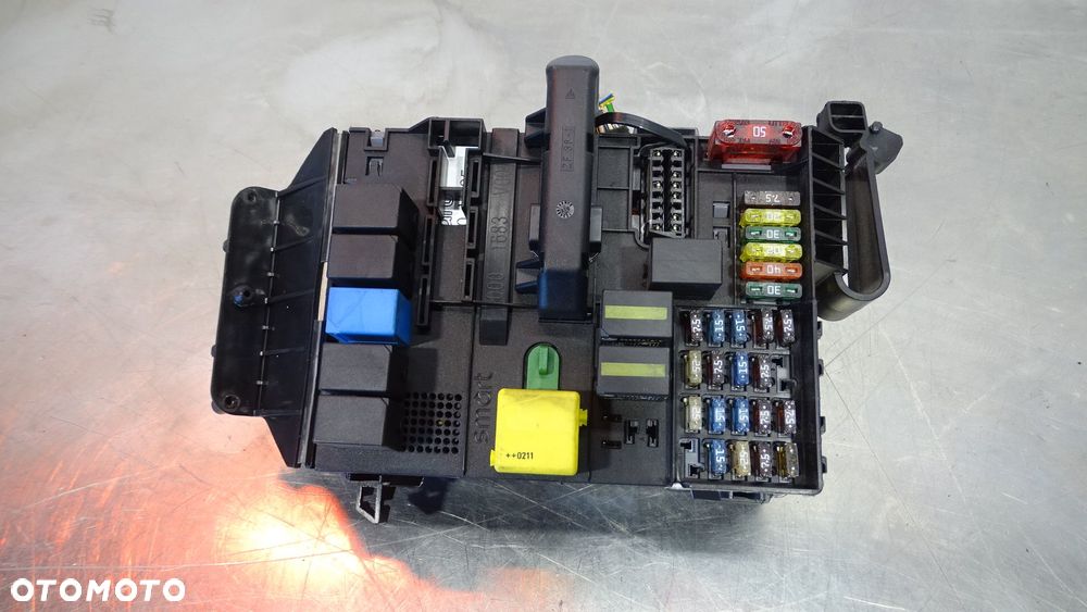 SKRZYNKA BEZPIECZNIKÓW SMART FORTWO I 0001683V001 - 1