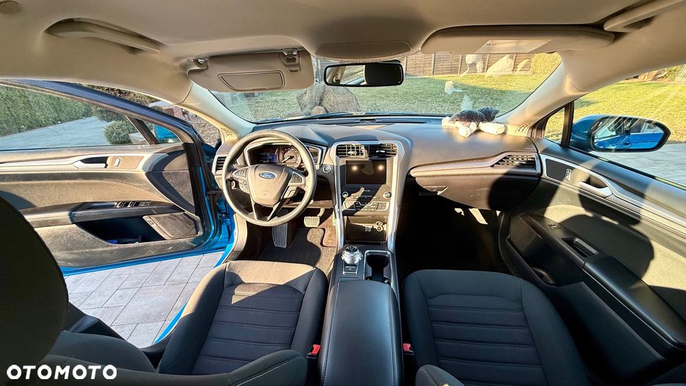 Ford Fusion - 12