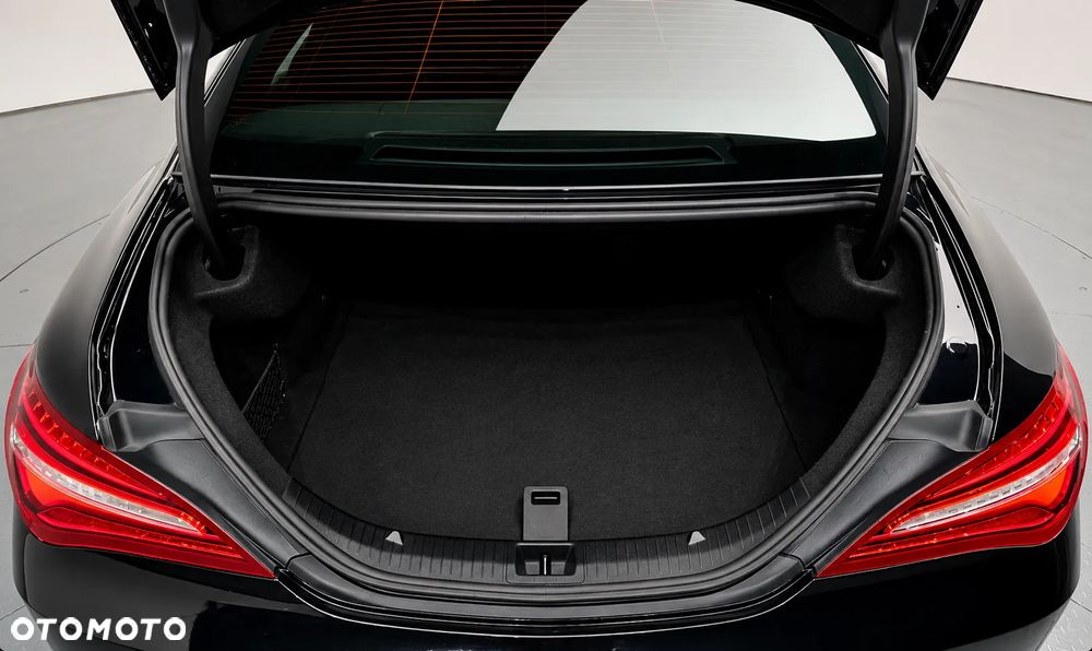 Mercedes-Benz CLA 250 AMG Line 7G-DCT - 32
