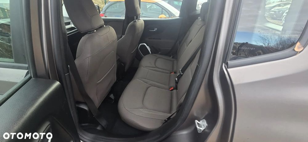 Jeep Renegade - 16