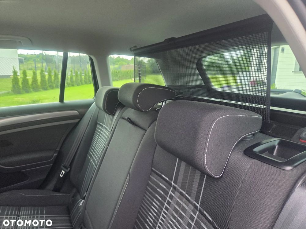 Volkswagen Golf 2.0 TDI BlueMotion Technology Lounge - 26