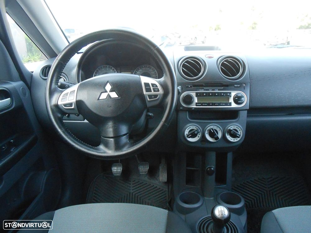 Mitsubishi Colt - 13