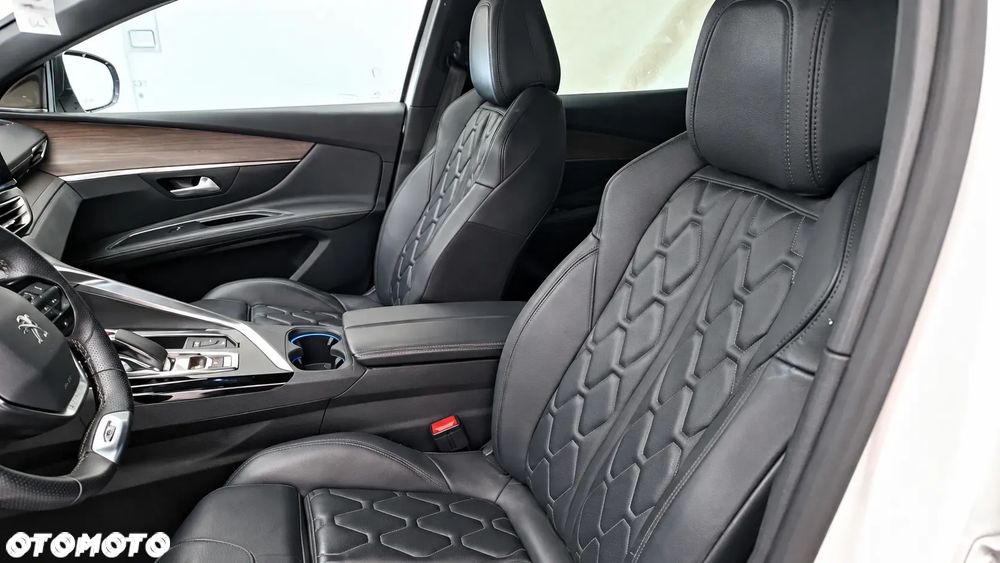 Peugeot 3008 1.6 PureTech HYbrid GT S&S EAT8 - 26