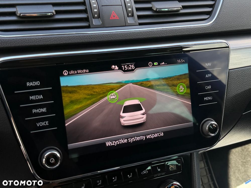 Skoda Superb 2.0 TDI SCR Style DSG - 20