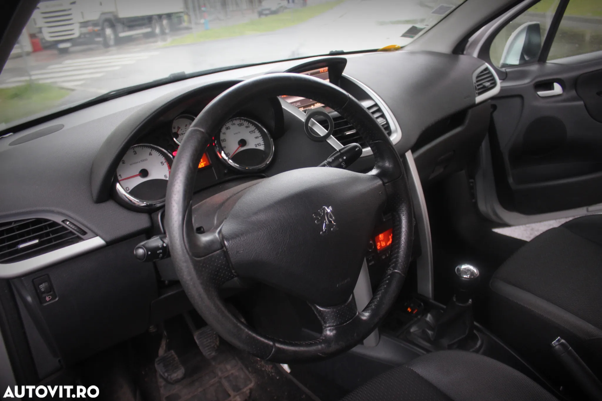 Peugeot 207 SW 1.6 HDI FAP Active - 13
