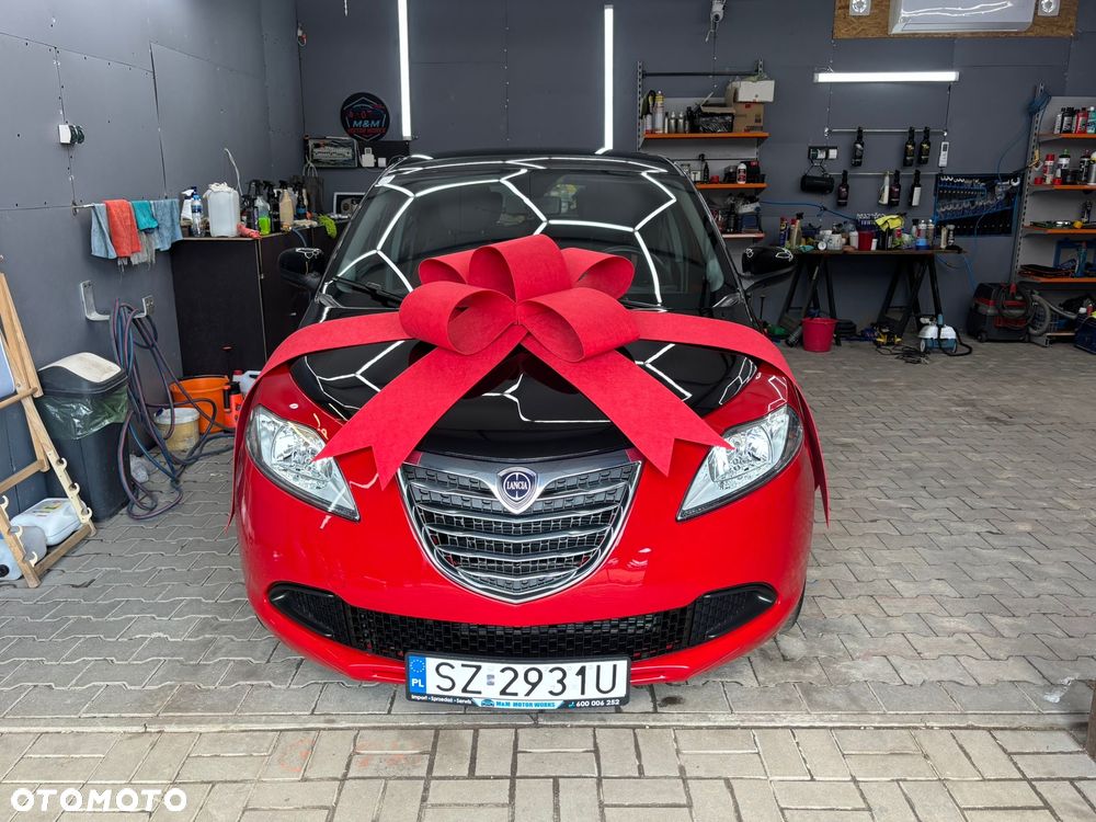 Lancia Ypsilon Y 1.2 8v Black & Red Edition - 2