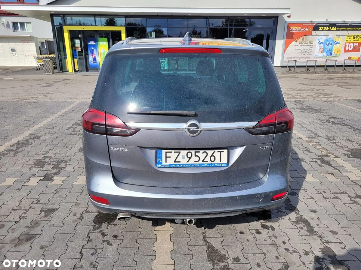 Opel Zafira 2.0 CDTI Cosmo - 4