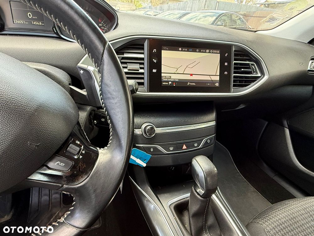 Peugeot 308 1.5 BlueHDi Active Pack Business S&S EAT8 - 17