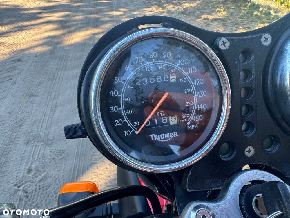 Triumph Thunderbird - 8