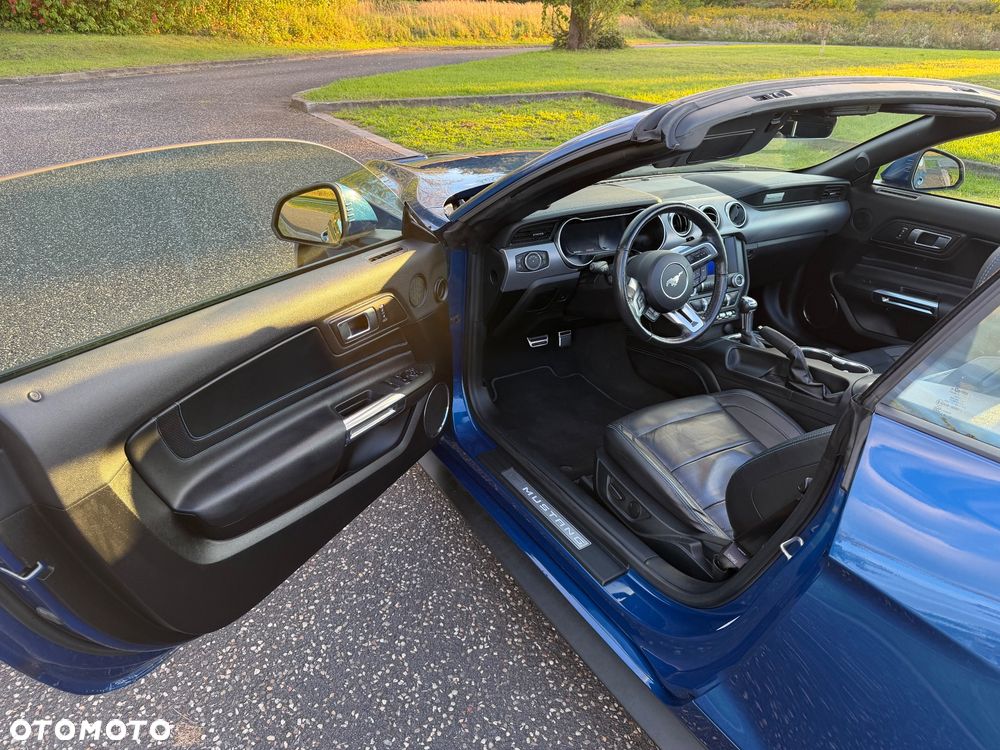 Ford Mustang - 8