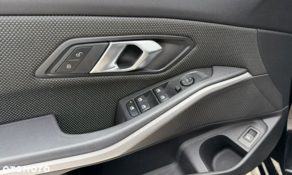 BMW Seria 3 - 35