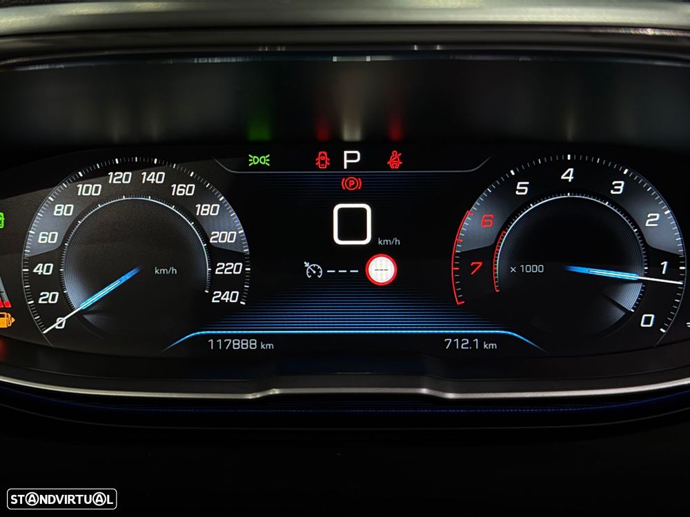 Peugeot 3008 1.2 PureTech Allure EAT8 - 18