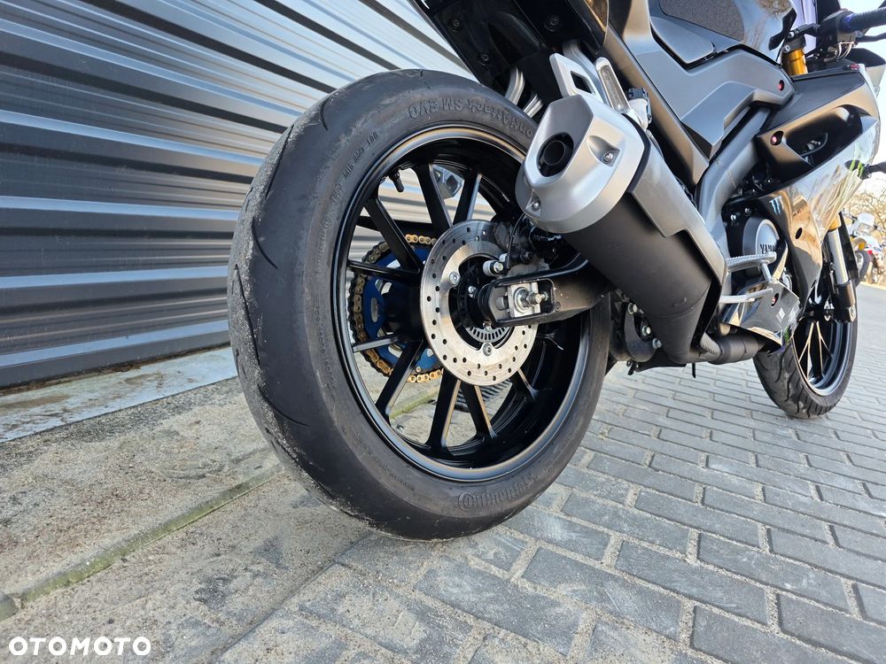 Yamaha YZF - 18