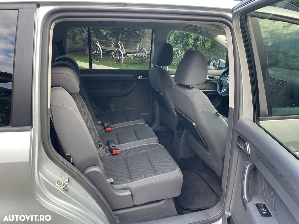 Volkswagen Touran - 19