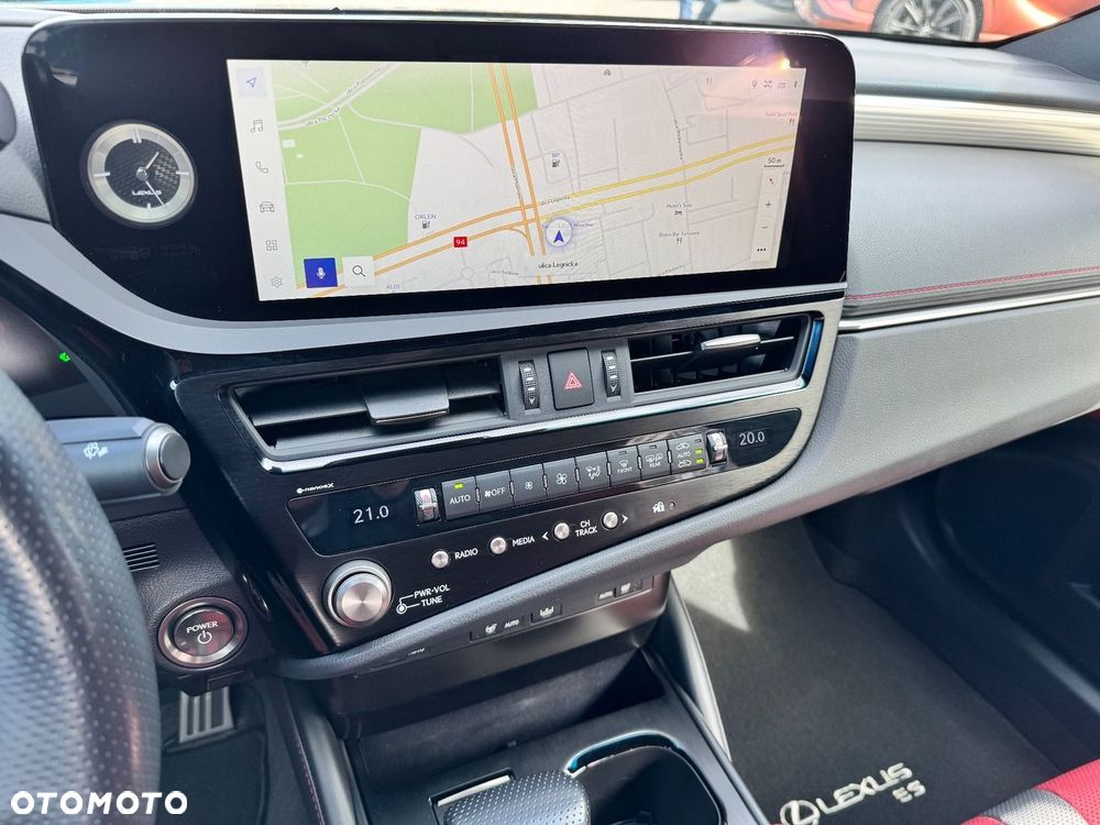 Lexus ES 300h F Sport Edition - 15