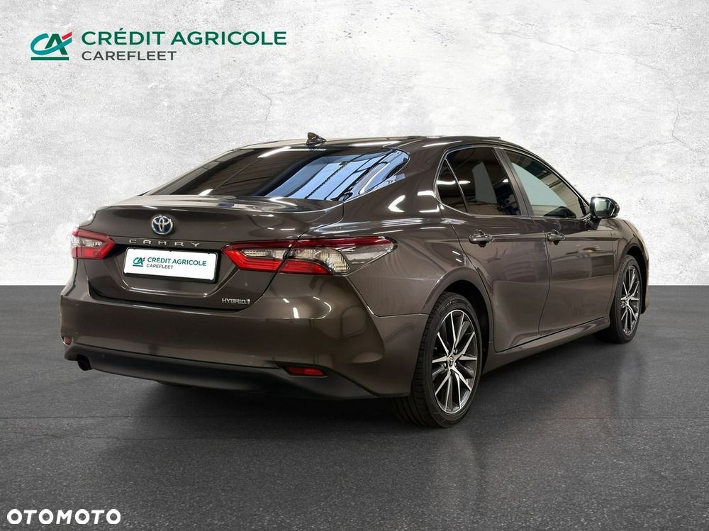 Toyota Camry - 4