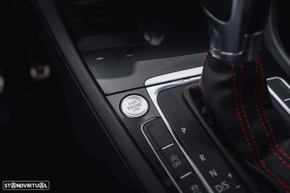 VW Golf GTI Performance BlueMotion DSG - 11