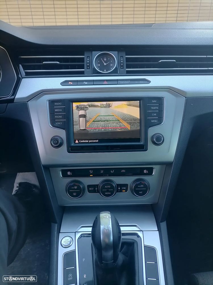 VW Passat Variant 1.6 TDI Confortline DSG - 13