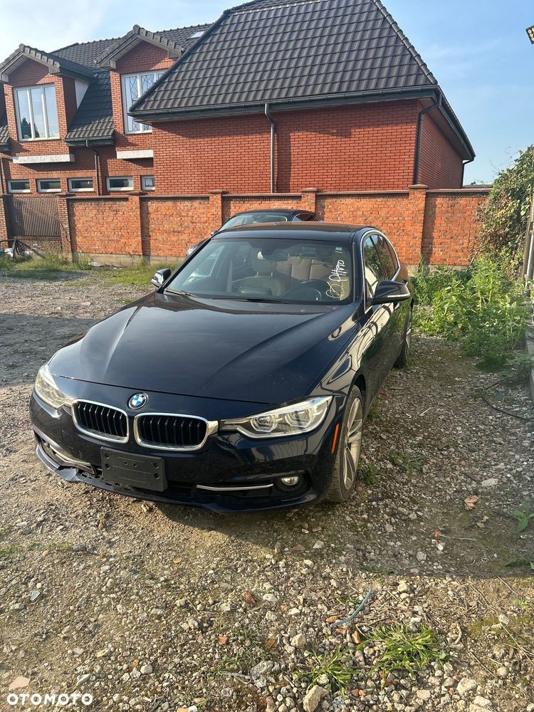 BMW Seria 3 330i xDrive - 5