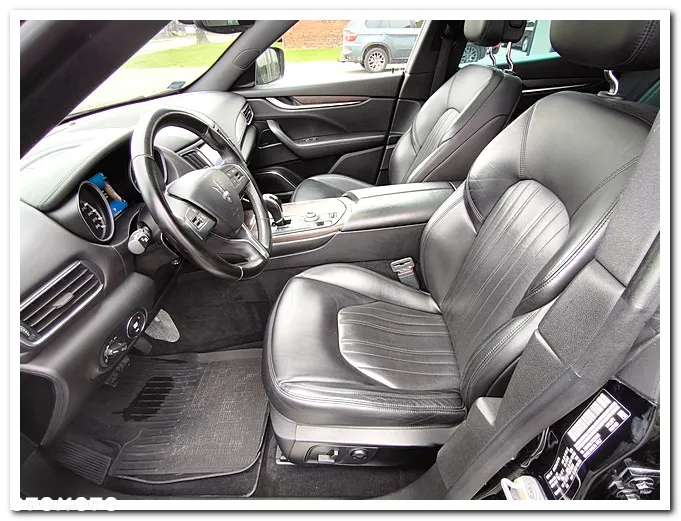 Maserati Levante Q4 Executive - 30