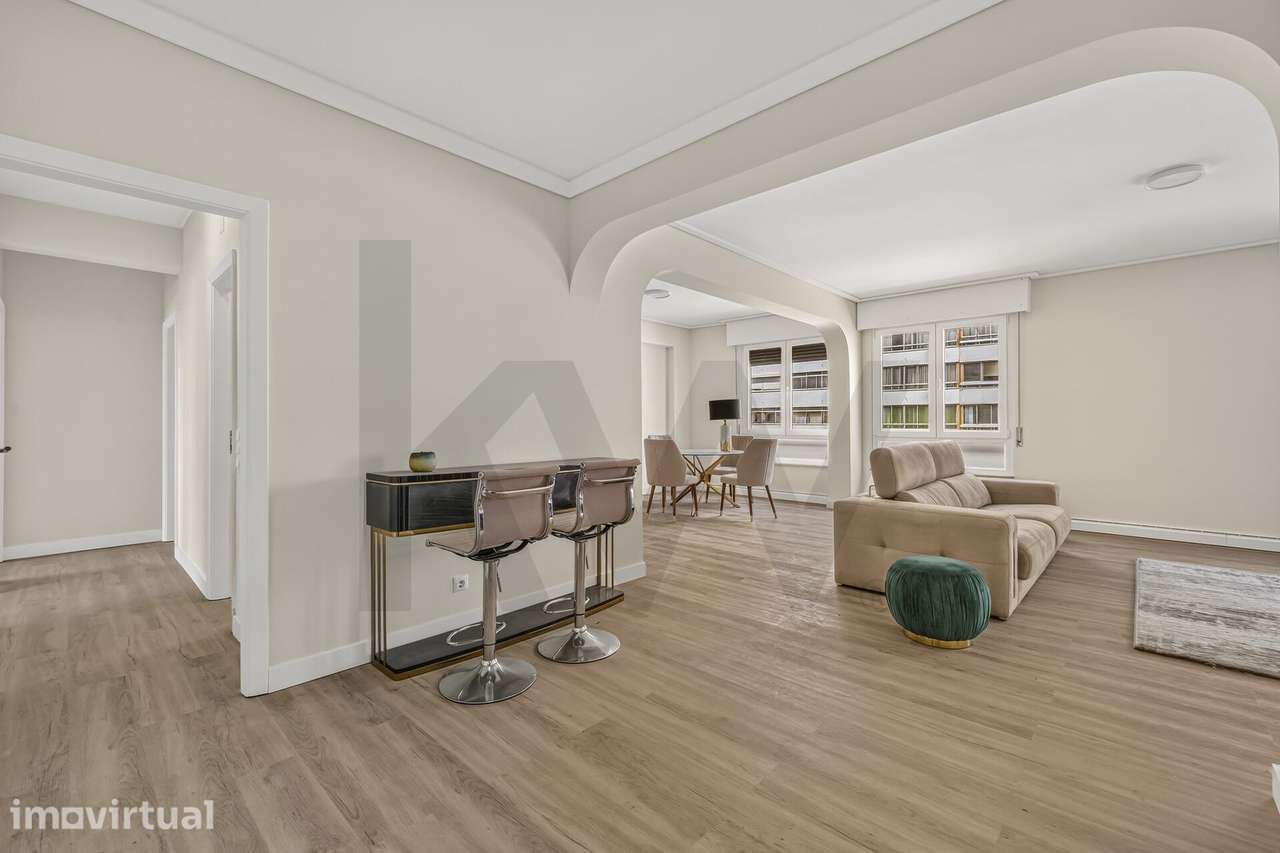 T4 Portela | 165m2 | Totalmente Remodelado - Grande imagem: 3/25