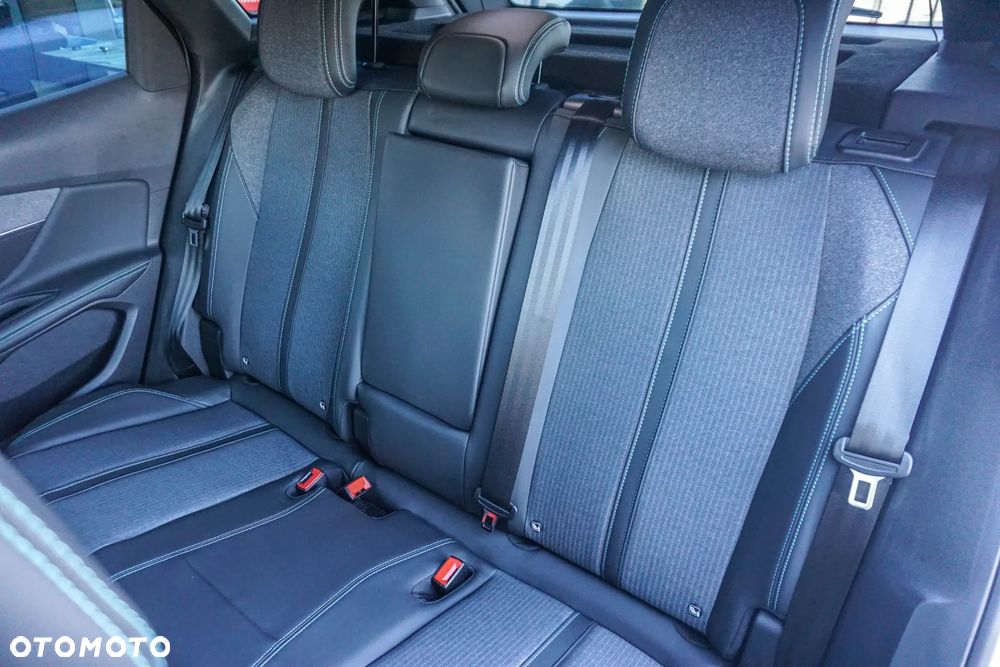 Peugeot 3008 1.6 PureTech Hybrid PHEV Allure Pack S&S EAT8 - 29