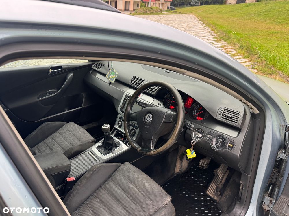 Volkswagen Passat 2.0 TDI Comfortline - 4