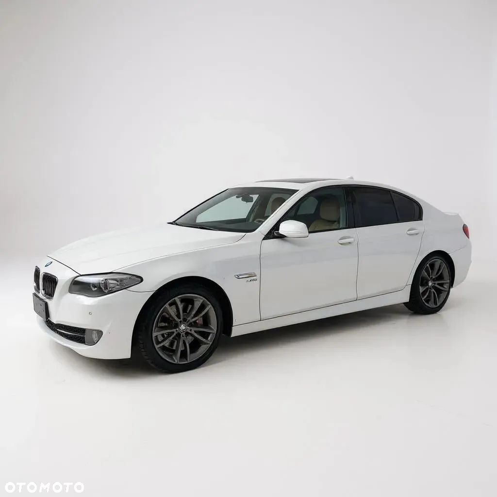 BMW Seria 5 528i xDrive - 1