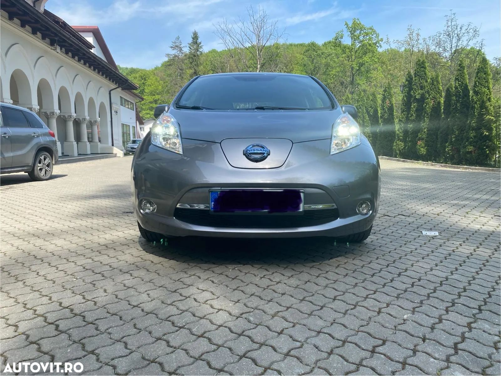 Nissan LEAF - 1