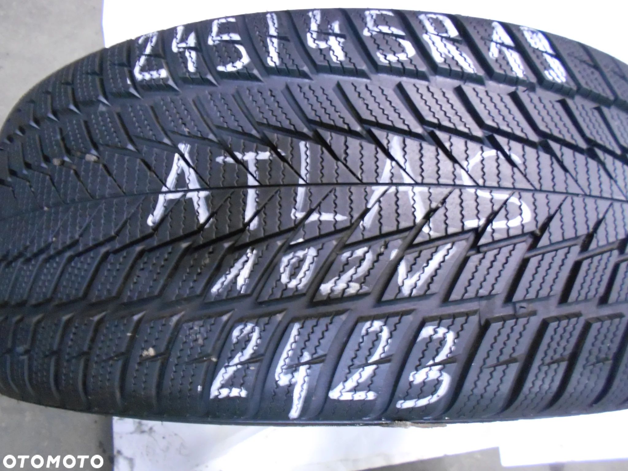 OPONA POJEDYNKA 245/45R19 ATLAS POLARBEAR UHP 2 DOT 2423 7.4MM - 1