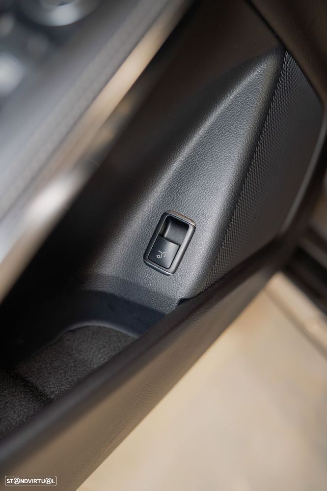 Mercedes-Benz GLA 200 - 17