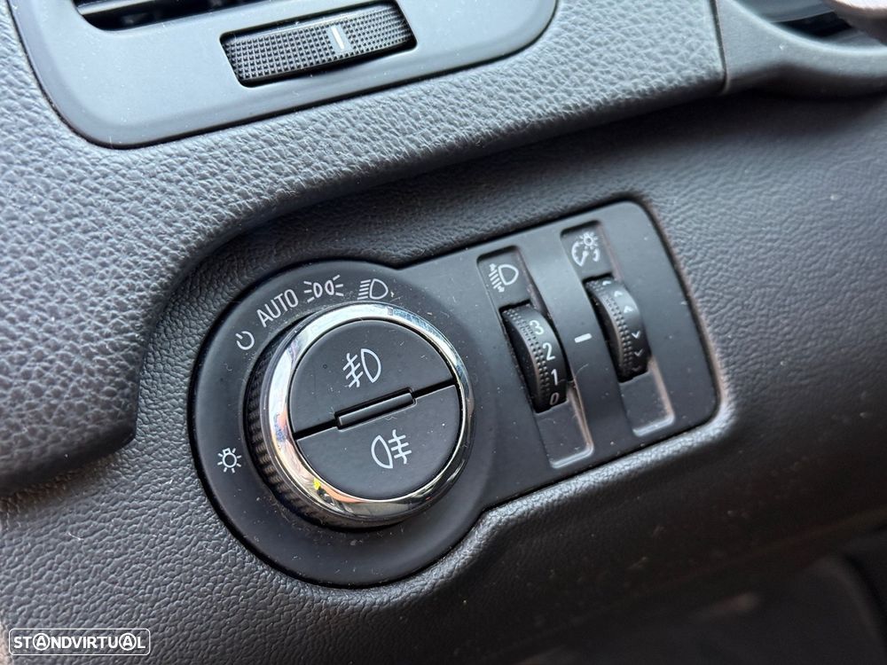 Opel Insignia Sports Tourer - 15