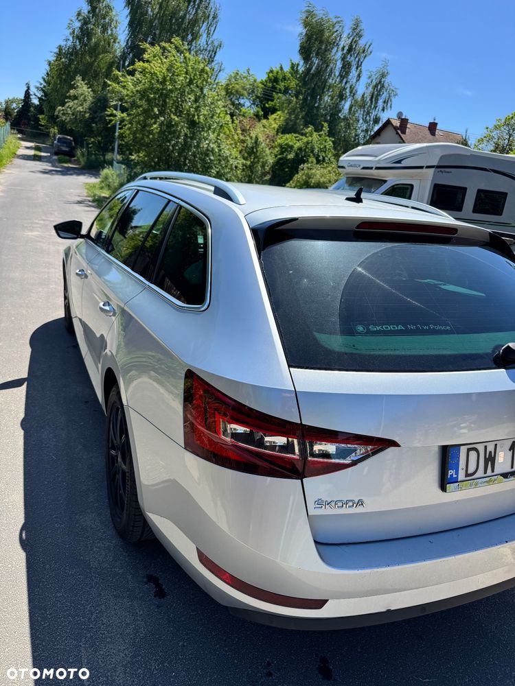 Skoda Superb 2.0 TDI SCR Style DSG - 6