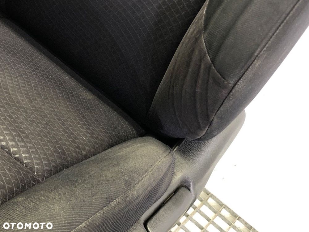 FOTEL LEWY PRZÓD - 300.00 PLN - HONDA CITY V sedan (GM2, GM3) 2008 - 2022 1.4 i-V TEC 73 kW [99 KM] - 4