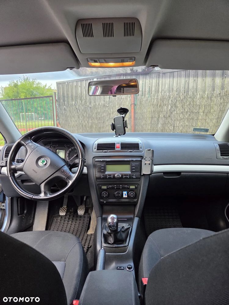 Skoda Octavia 1.6 Elegance - 6