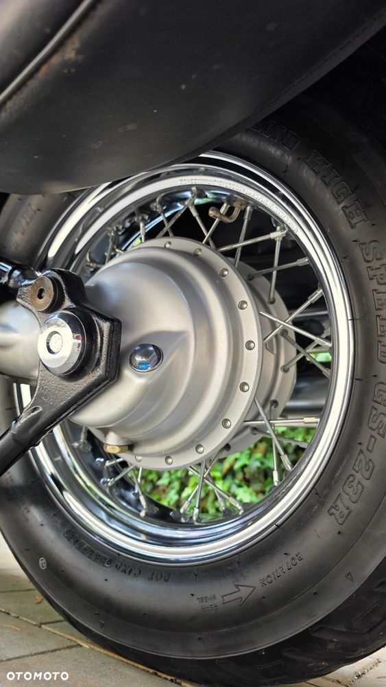 Suzuki Intruder - 12