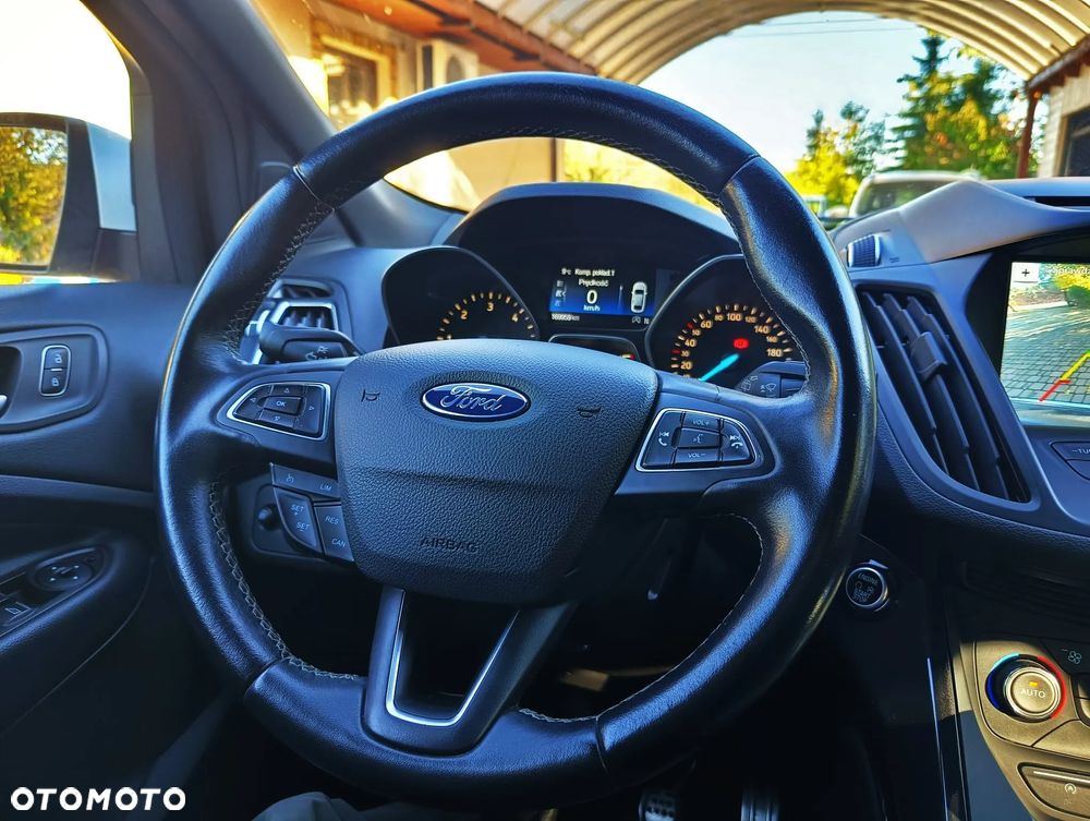 Ford Kuga 2.0 TDCi 2x4 Titanium - 5