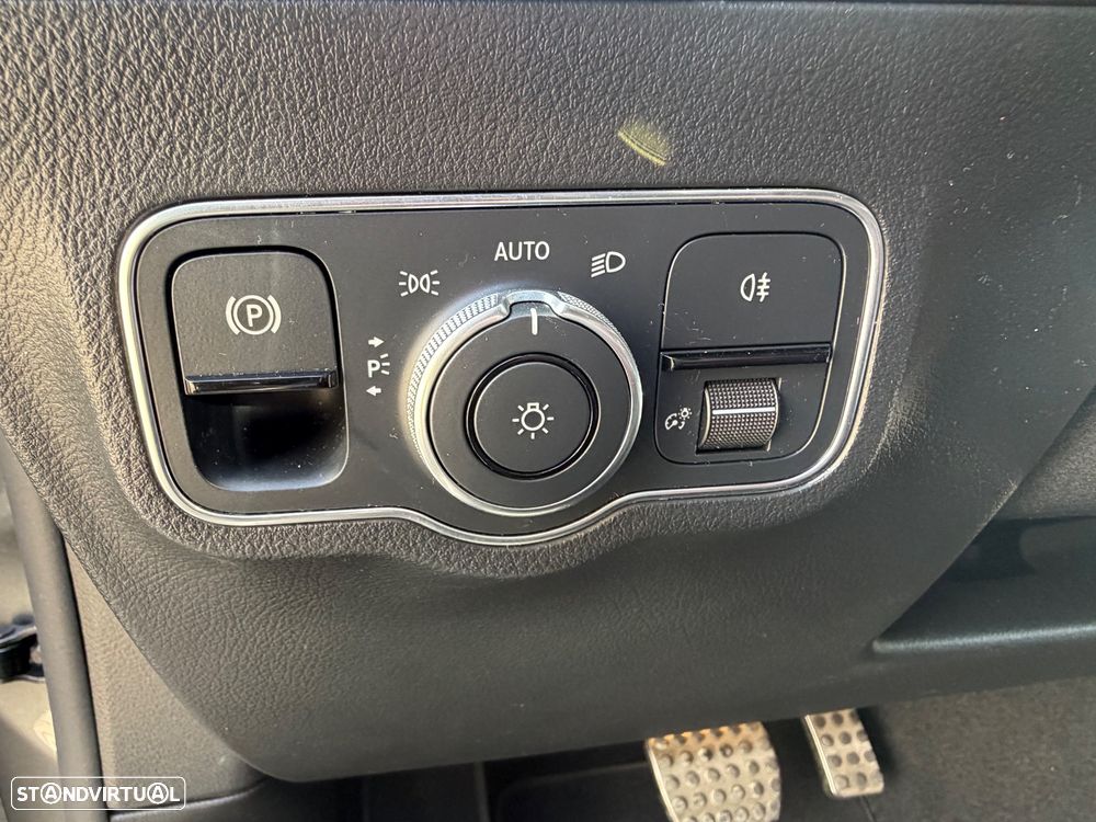 Mercedes-Benz GLA 180 d AMG Line - 26