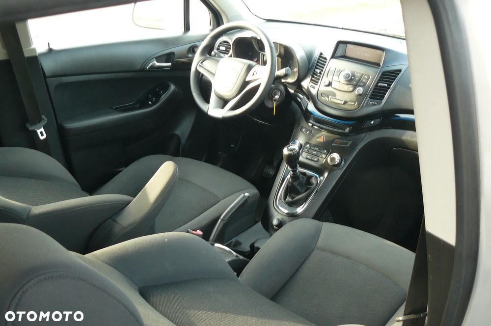 Chevrolet Orlando - 10