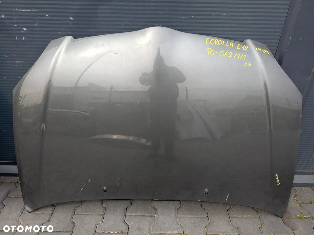 1szt W-wa TOYOTA COROLLA E12 MASKA