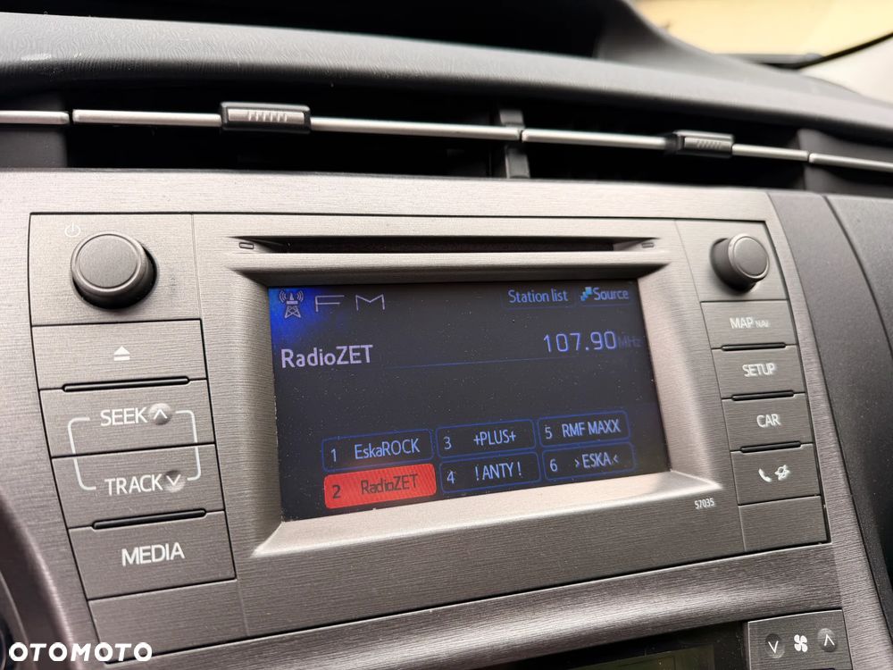 Toyota Prius 1.8 HSD Active - 28