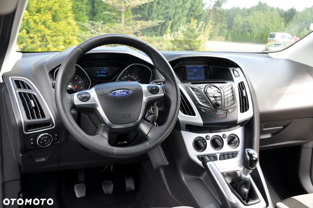 Ford Focus 1.6 EcoBoost Titanium - 29