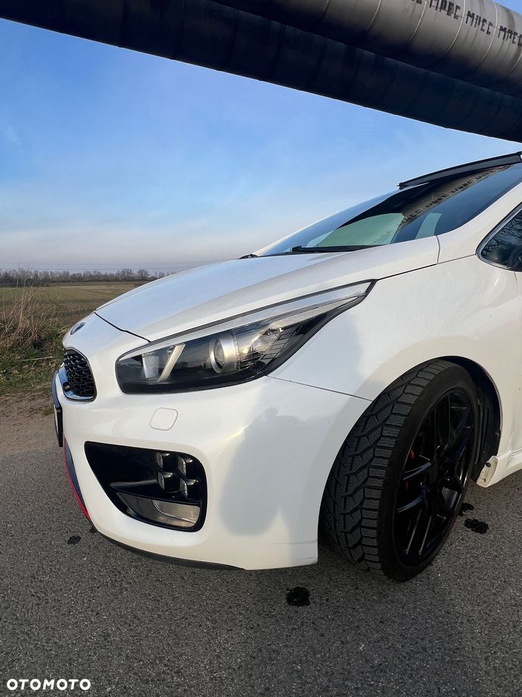 Kia Ceed 1.6 T-GDI GT - 6