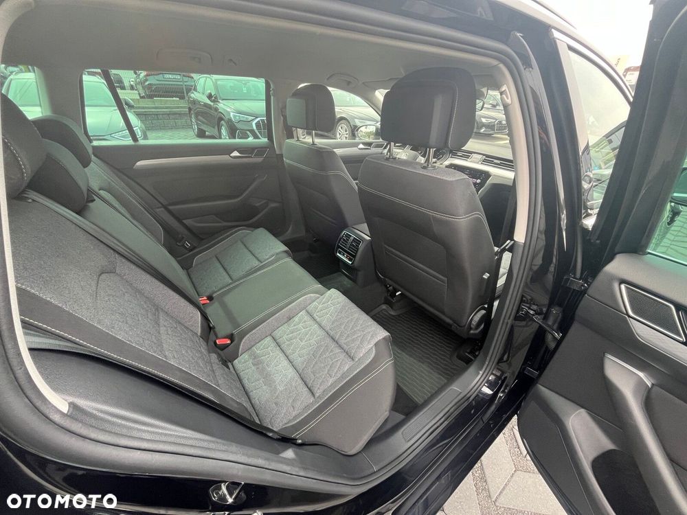 Volkswagen Passat - 21