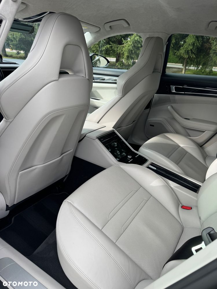 Porsche Panamera Turbo - 10