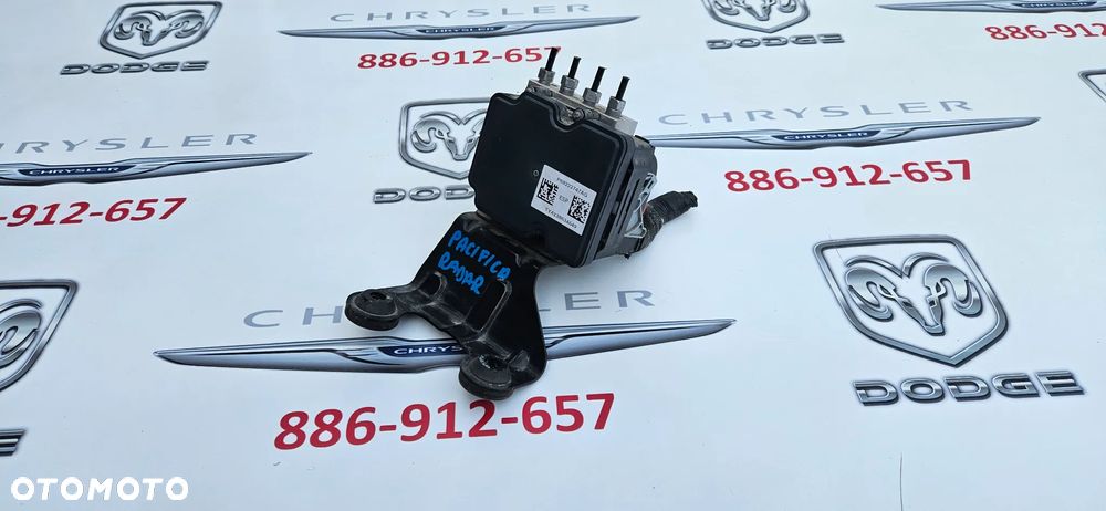 Chrysler Pacifica 2016- 3.6 V6 Pompa hamulcowa ABS Sterownik pompy P68222747AG 68222747AG POD RADAR - 1