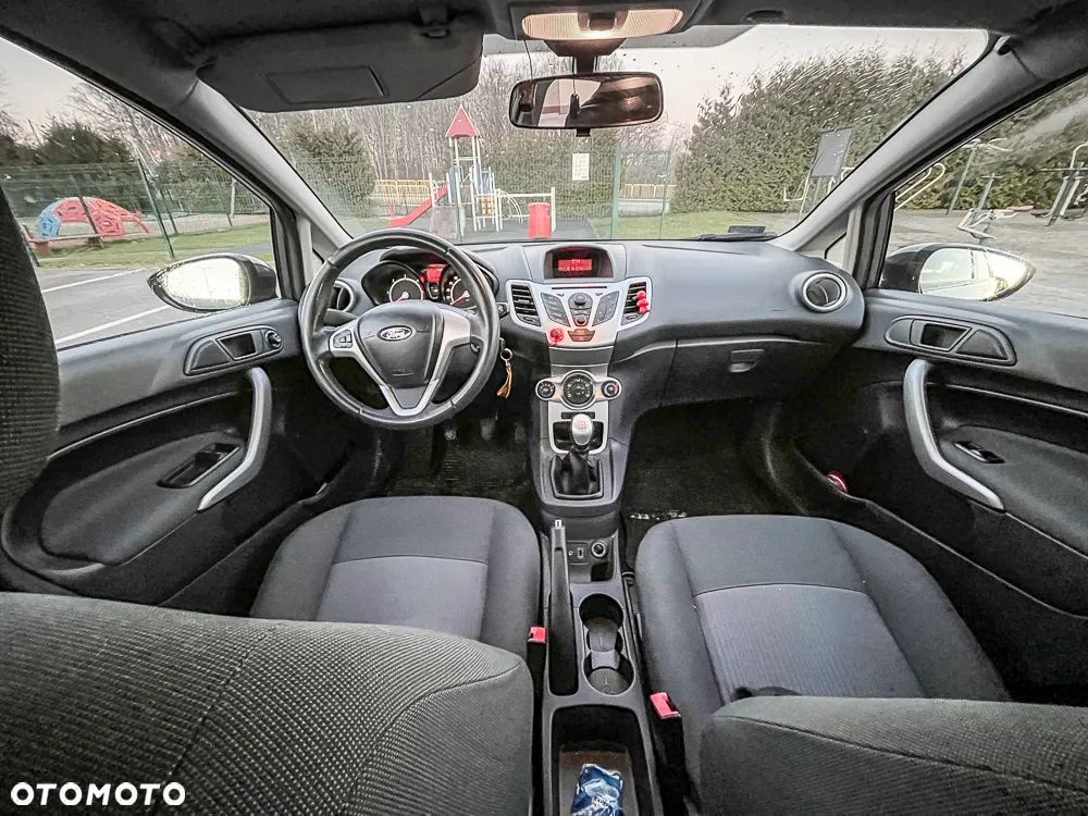 Ford Fiesta 1.4 TDCi Ambiente - 11