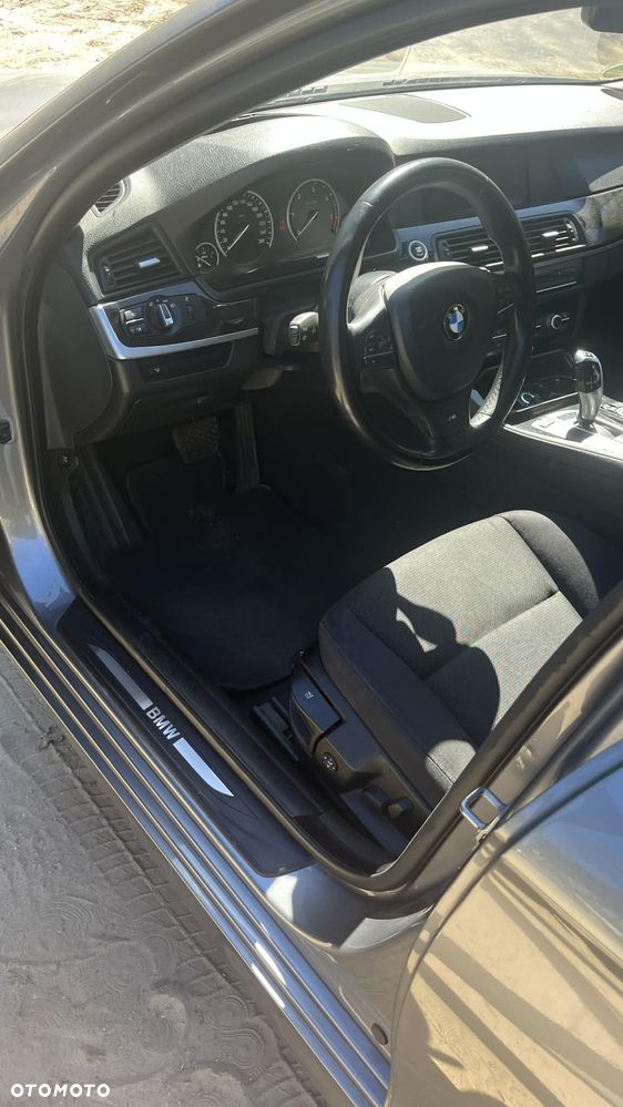 BMW Seria 5 525d - 7